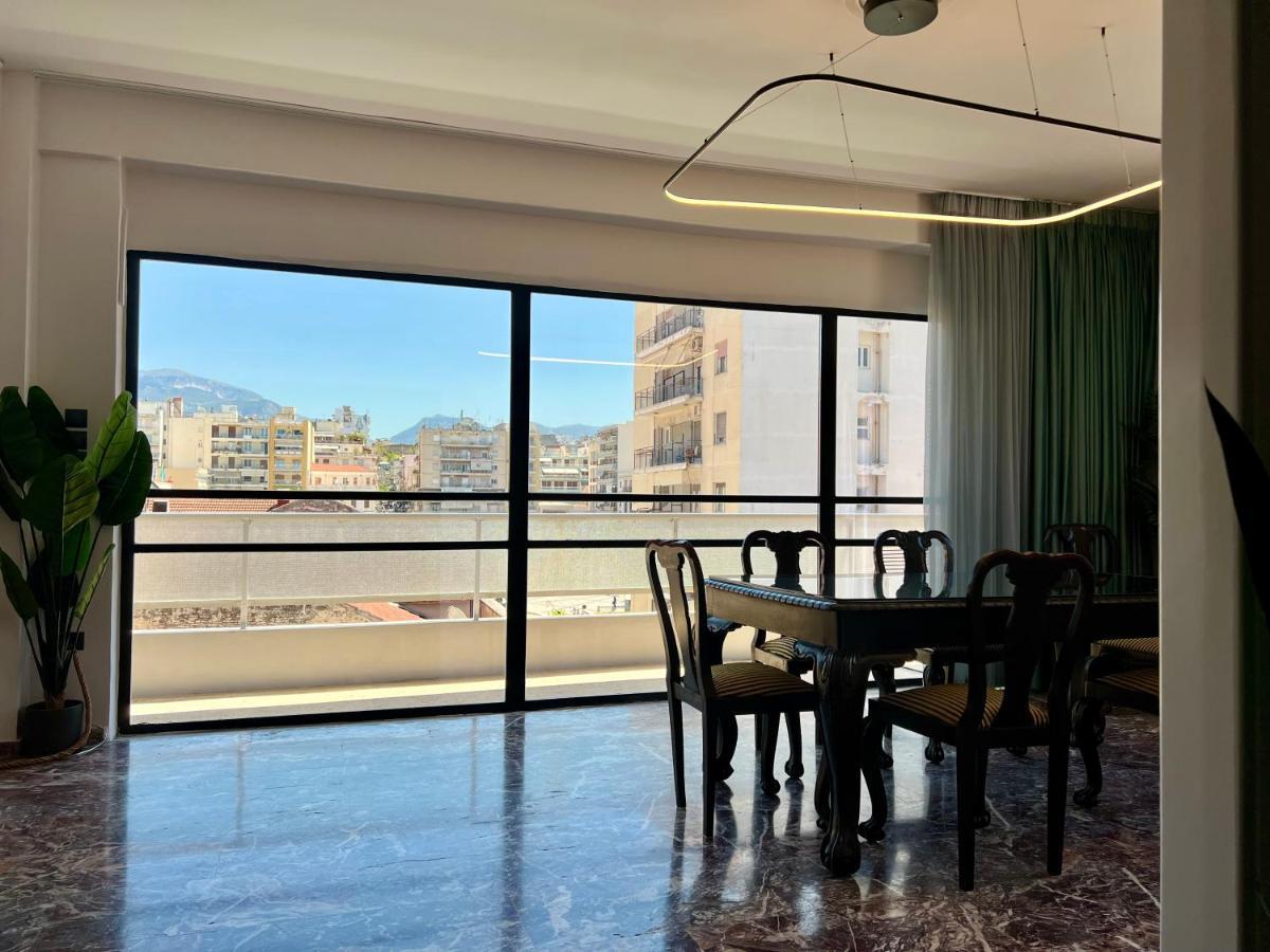Happy Place! Big, Bright & Central - Ideal For Families And Groups Of Friends Patras Eksteriør billede