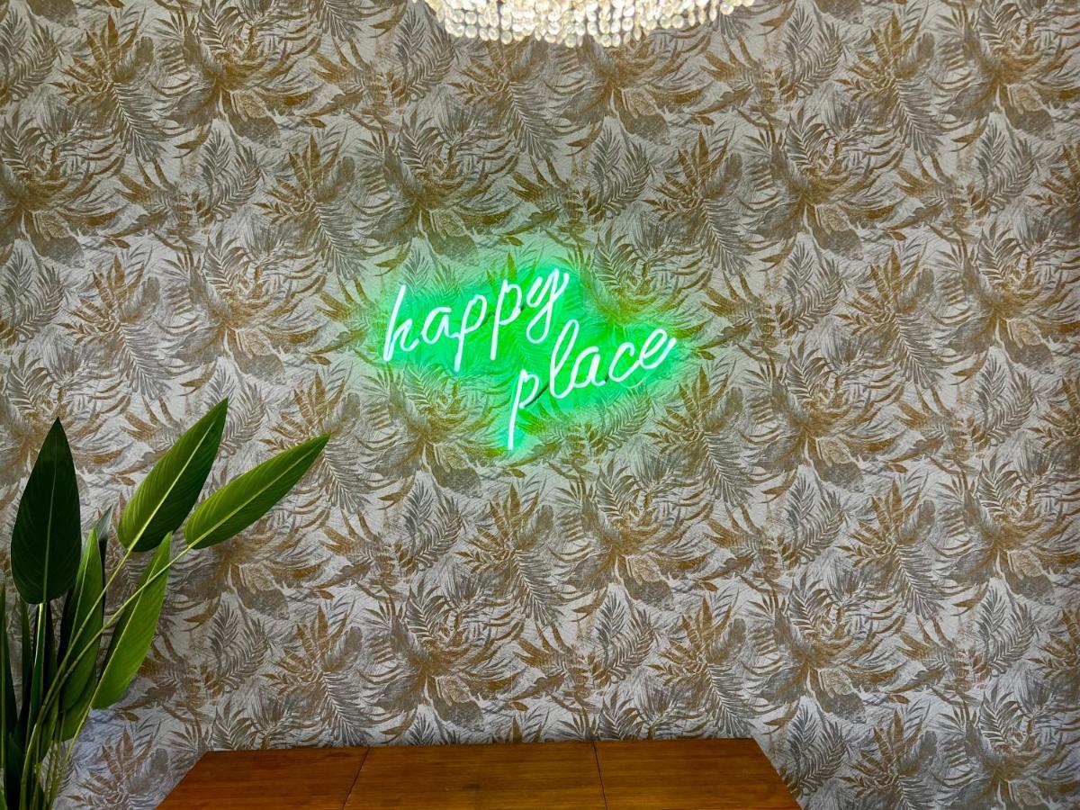 Happy Place! Big, Bright & Central - Ideal For Families And Groups Of Friends Patras Eksteriør billede